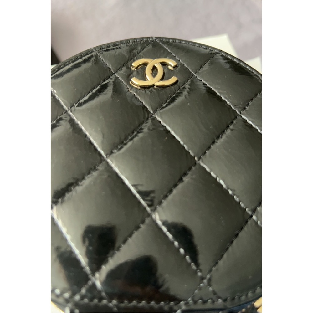 Chanel Evening Bag Black Patent Leather
CC Logo, - Picture 9 of 10